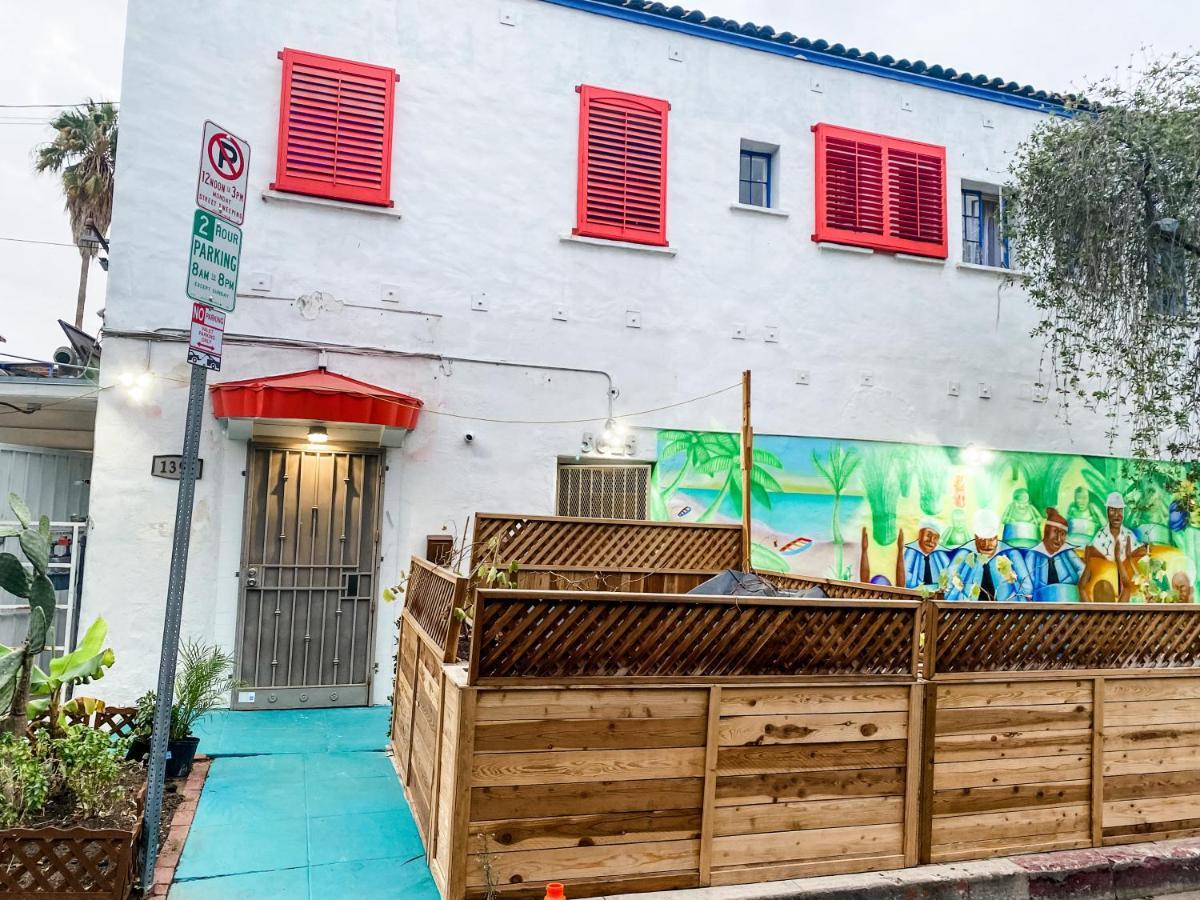 Island Girl Spa + Bed And Breakfast Los Ángeles Exterior foto